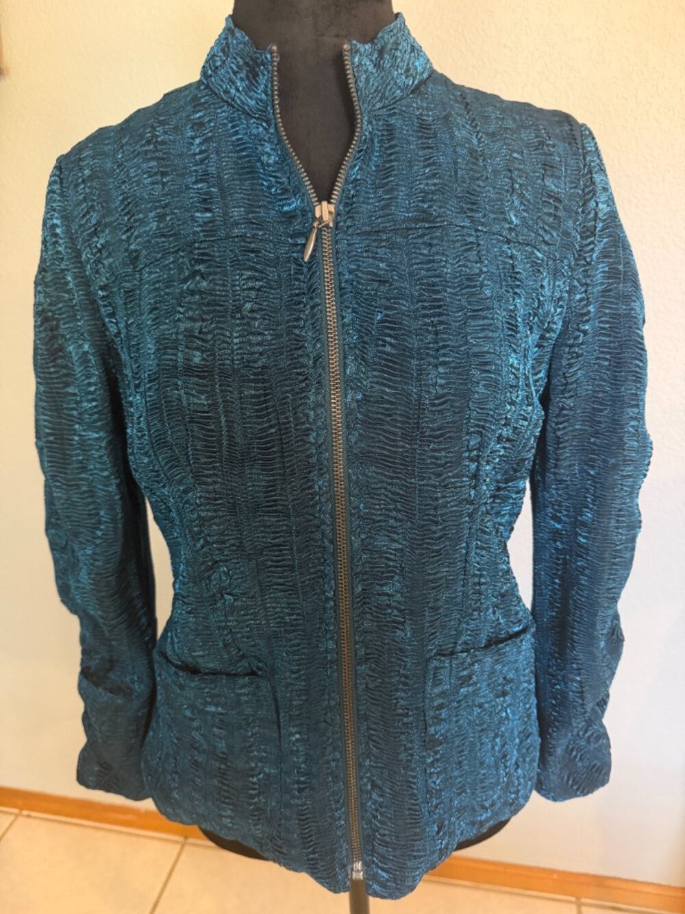 Chico’s Teal Iridescent Crinkle Textured Zip Jacket Size 0 Small